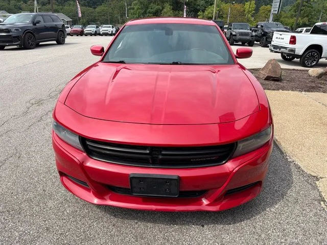 Used 2015 Red Dodge SXT image 2