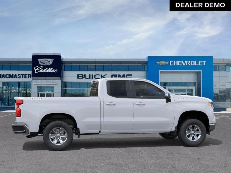 Used 2025  Chevrolet LT image 5