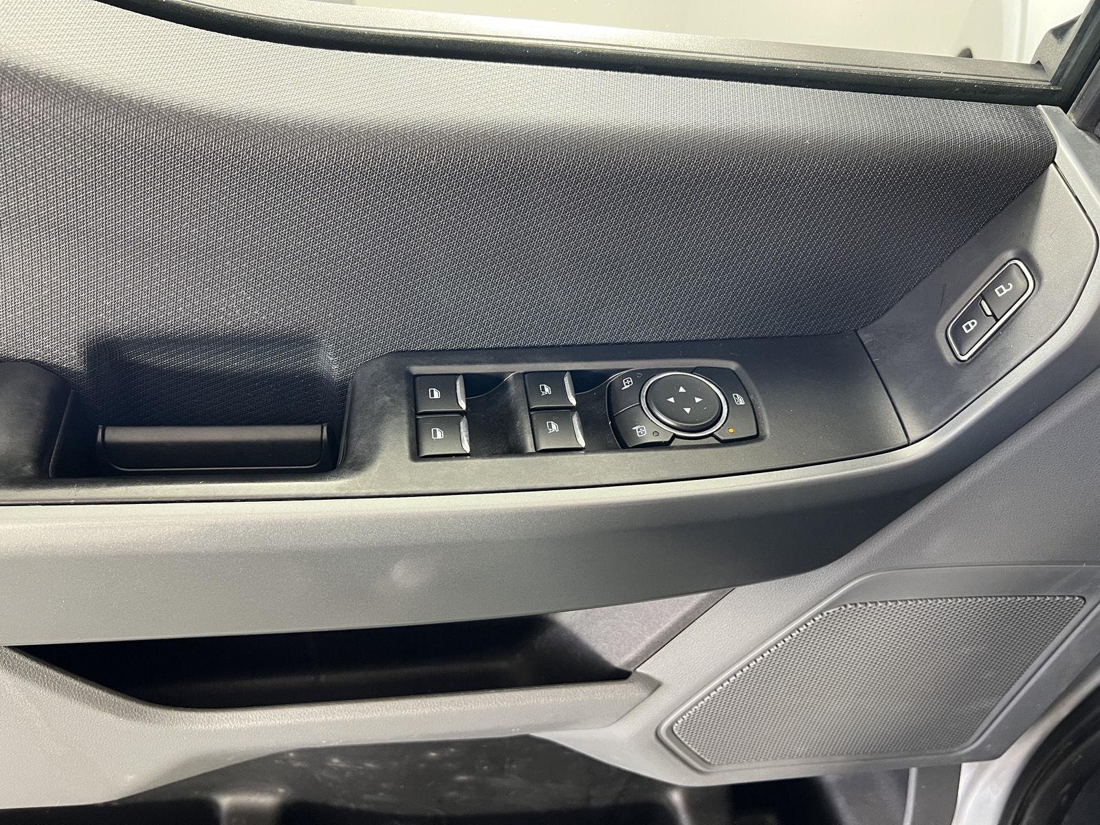 Used 2022 Iconic Silver Ford XLT image 7