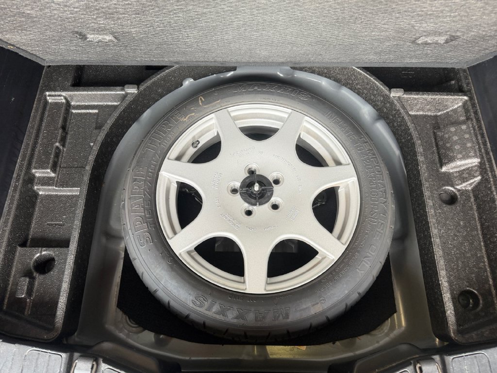 Used 2022 Gray Ford SE image 27