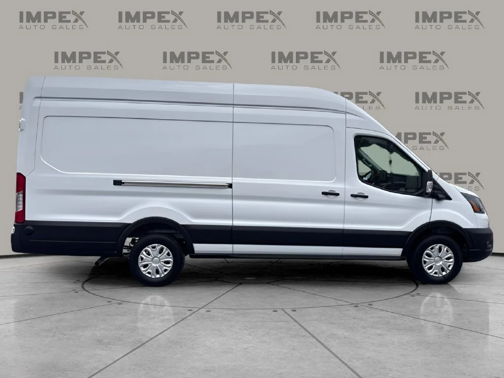 Used 2025 White Ford Base image 6