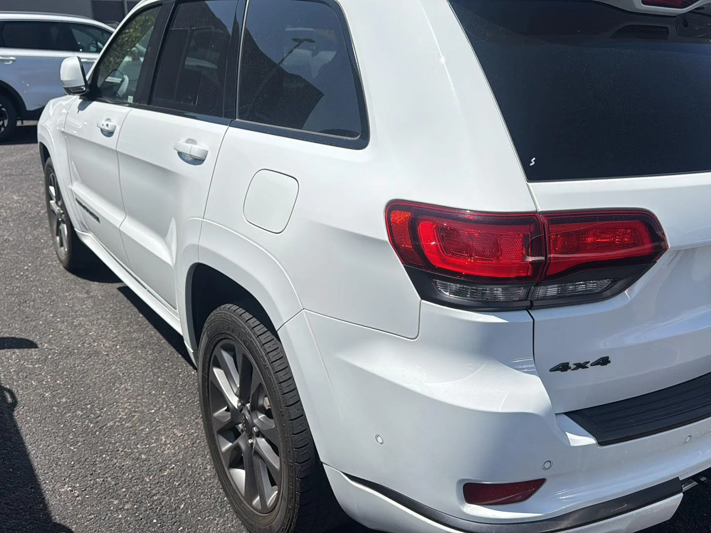 Used 2019 Bright White Clearcoat Jeep High Altitude image 6