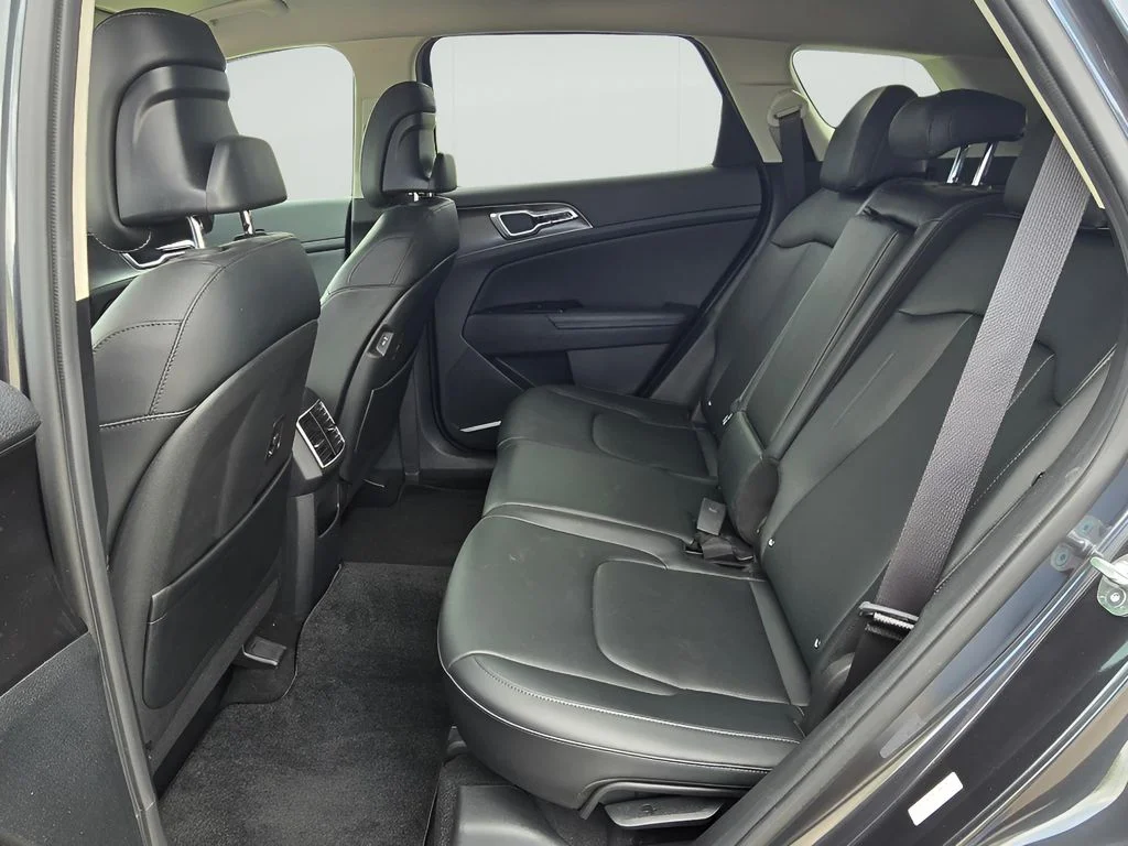 Used 2024 Gravity Gray Kia EX image 26