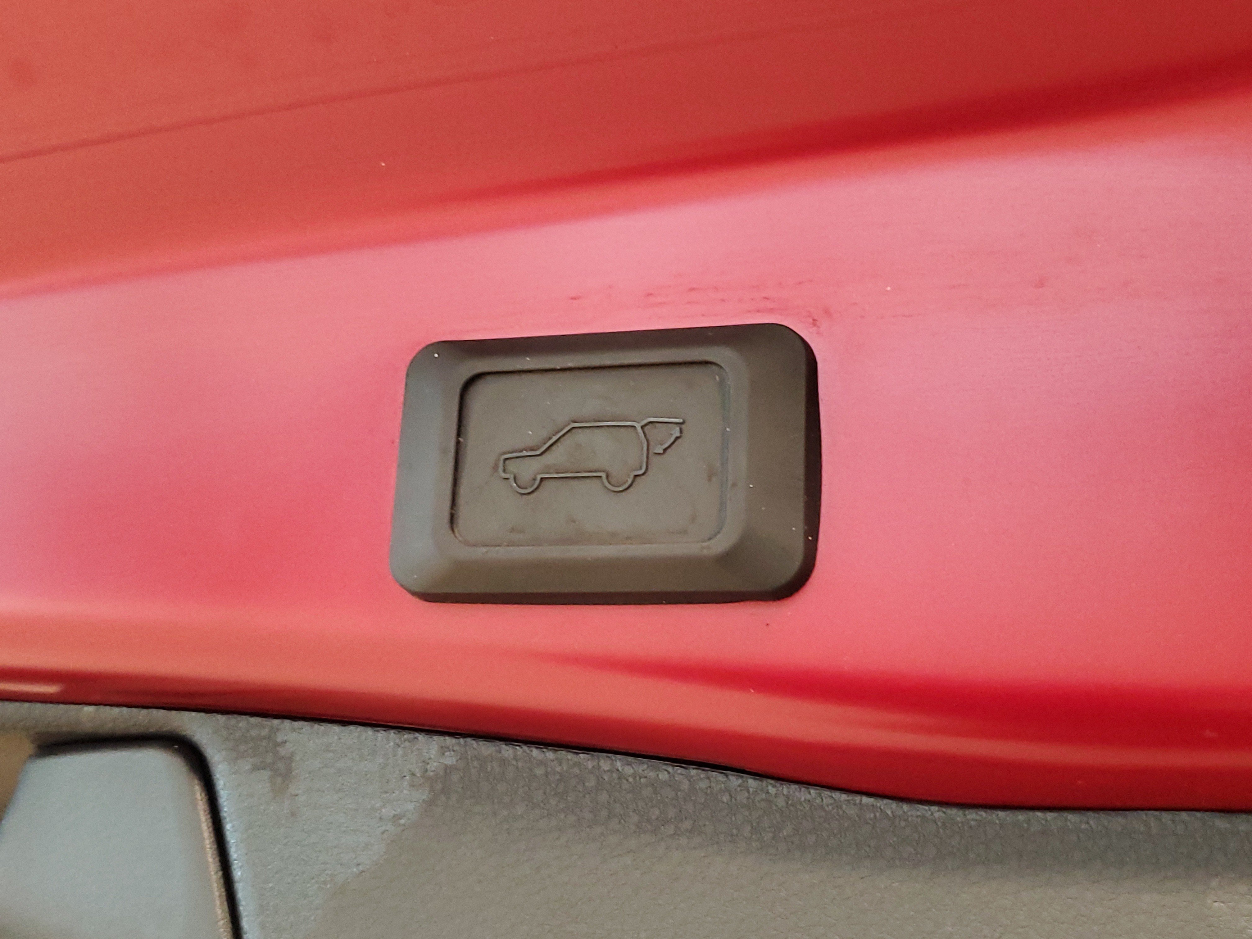 Used 2025 Pearl Toyota XLE Premium image 10