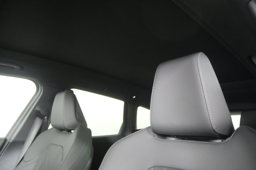 New 2026 Alpine White BMW 30 xDrive image 12