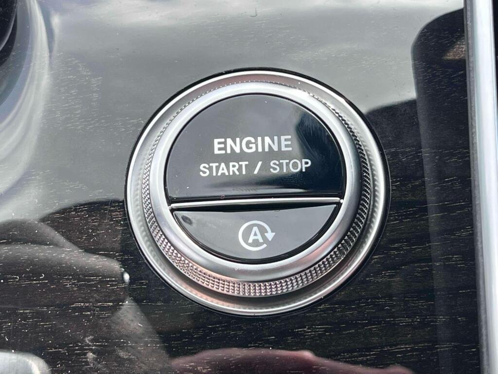New 2026 Polar White Mercedes-Benz C 300 image 38