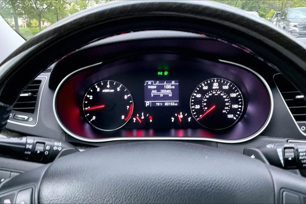 Used 2016 White Kia Premium image 23