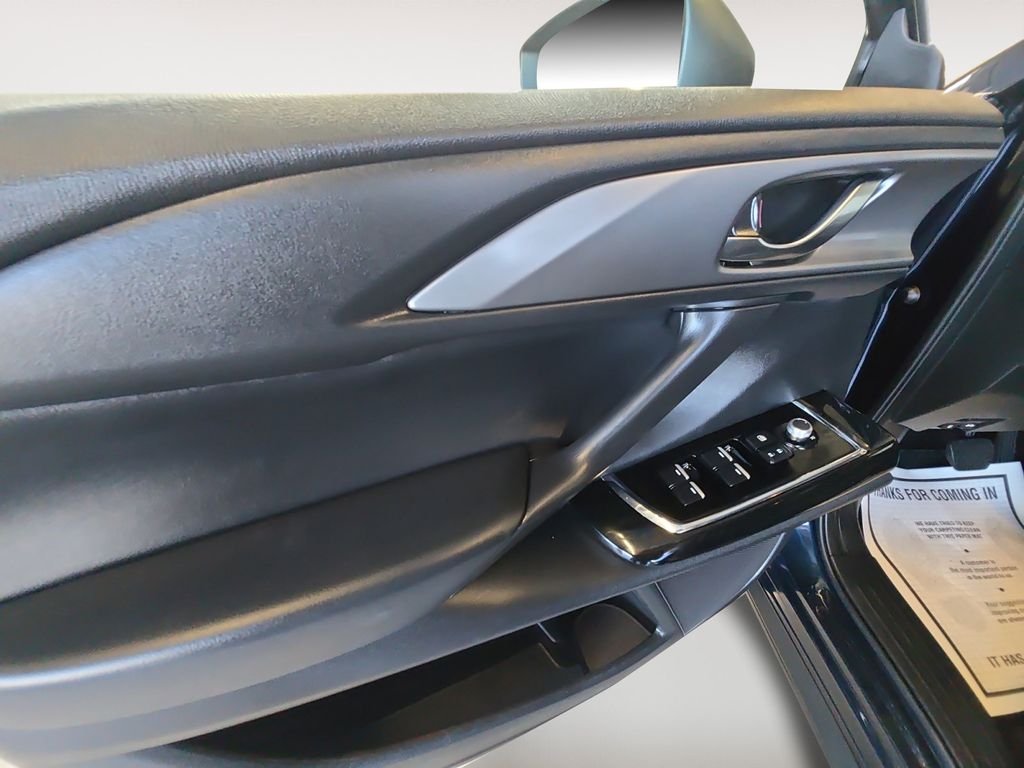 Used 2022 Blue Mazda Touring image 10