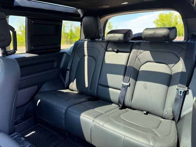 New 2024 Santorini Black LAND ROVER V8 image 11
