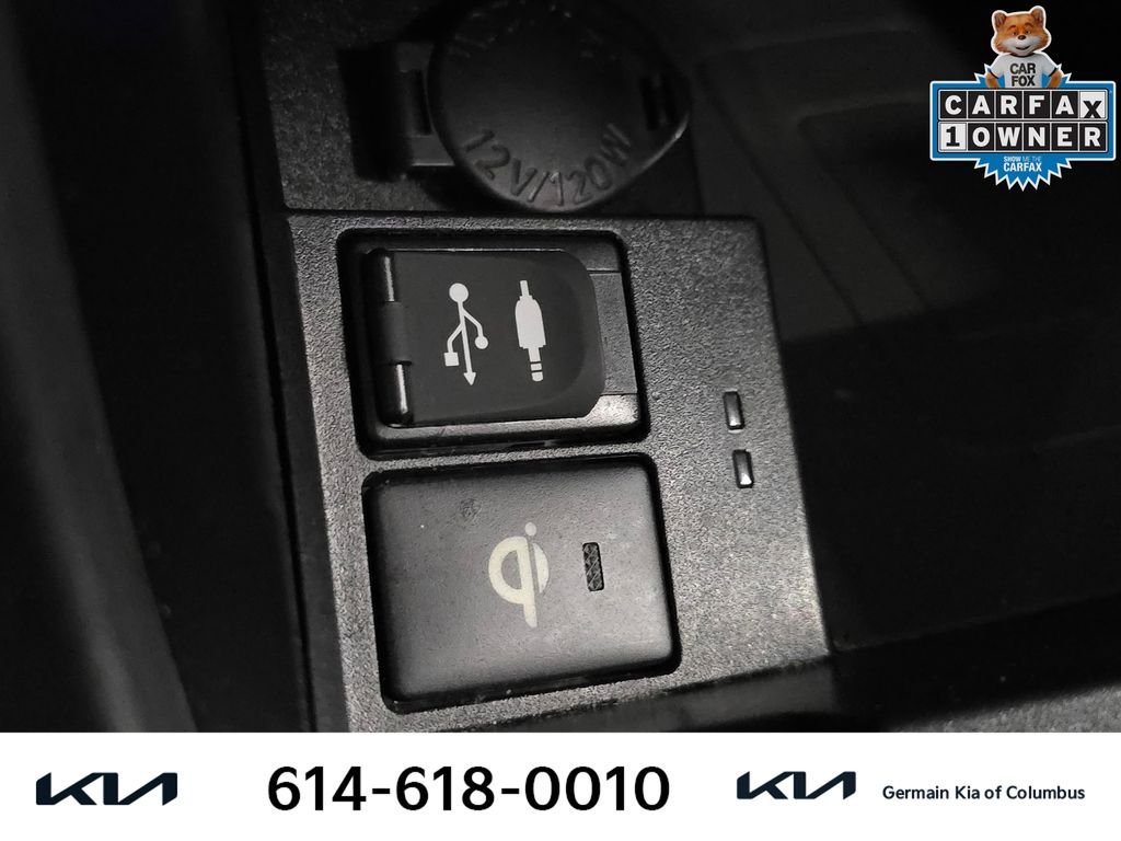 Used 2017 Black Toyota XLE image 33