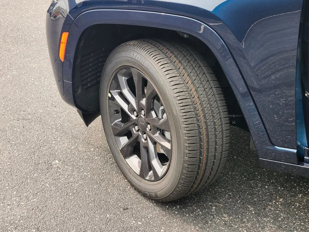 New 2026 Fathom Blue Pearlcoat Jeep Limited Reserve image 35