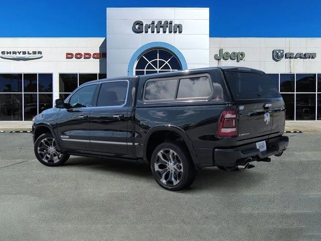 Used 2022 Diamond Black Ram Limited image 9