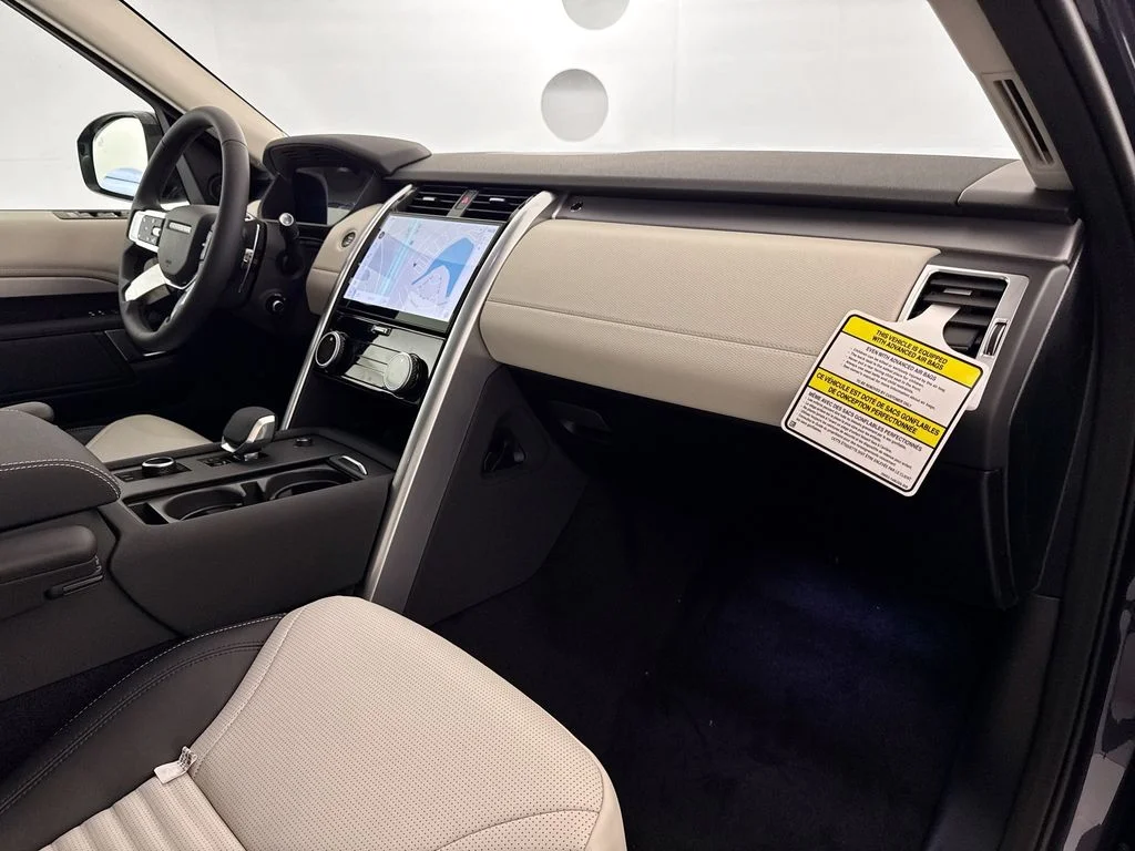 New 2026 Varesine Blue Land Rover Dynamic SE image 31