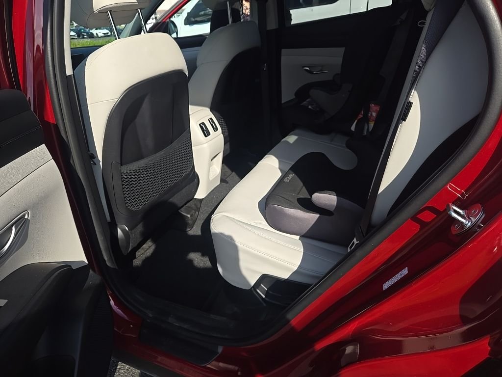Certified Used 2025 Red Hyundai SEL Convenience image 3