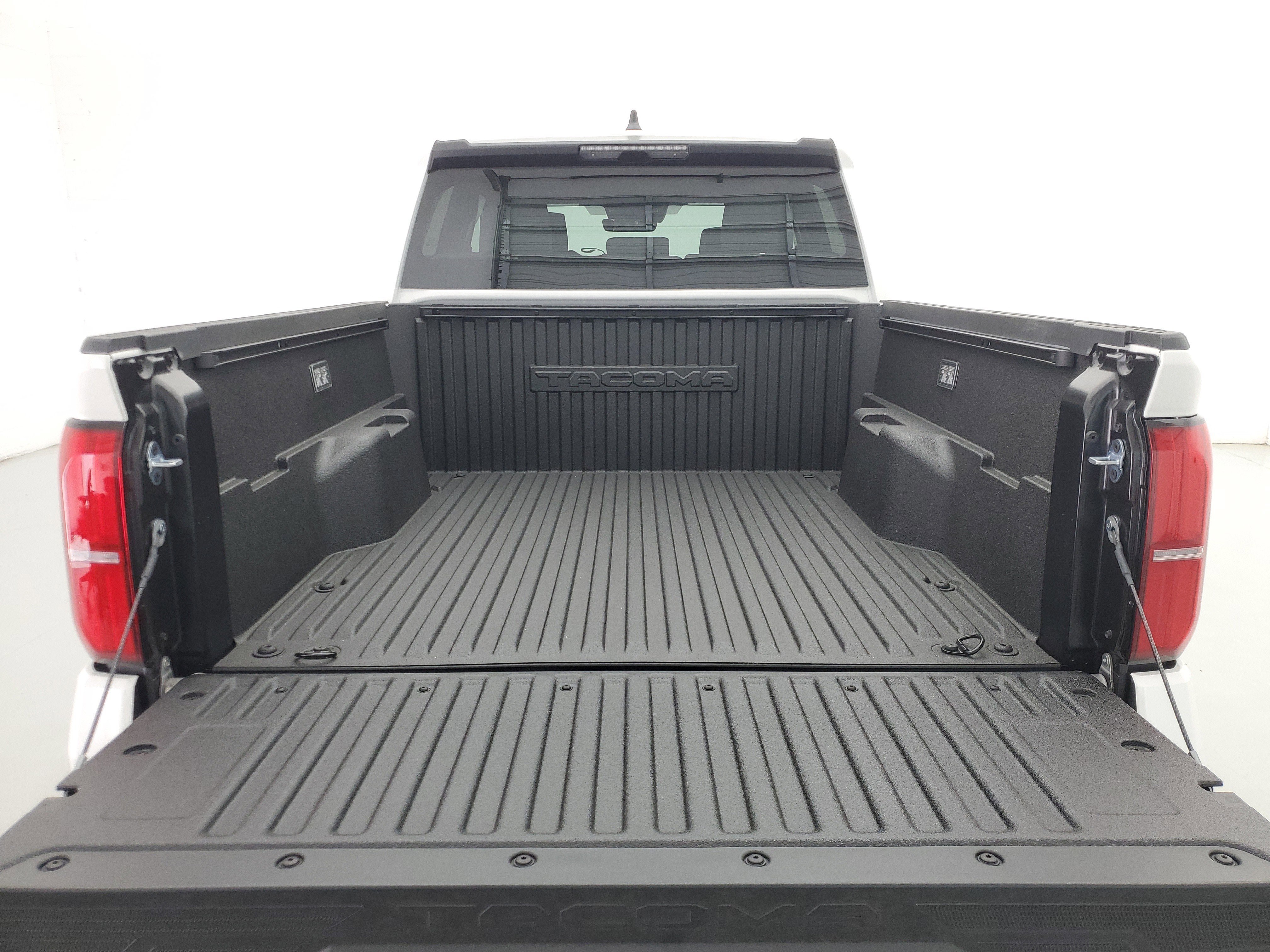 2026 Toyota Tacoma SR5 - Photo 11