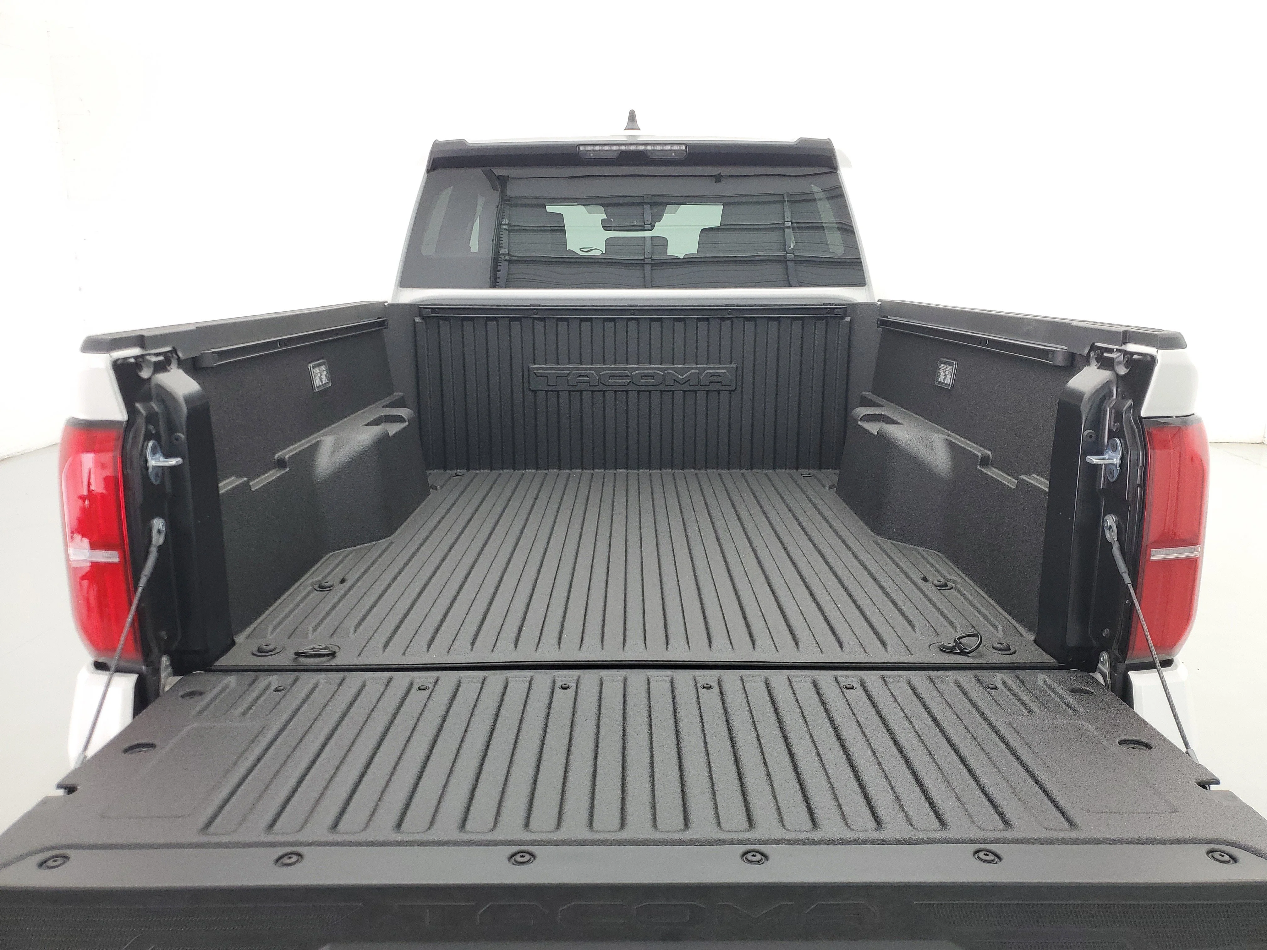2026 Toyota Tacoma SR5 - Photo 11