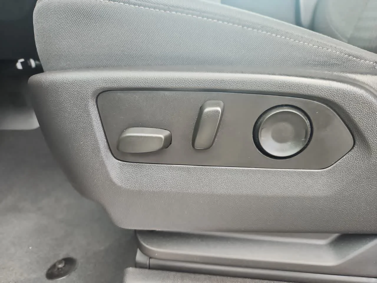 Used 2023 Dark Ash Metallic Chevrolet LT (2FL) image 13