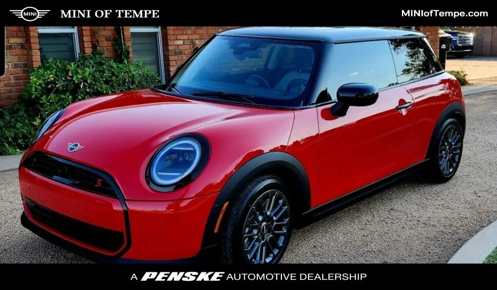2025 MINI Hardtop Cooper S Signature's photo