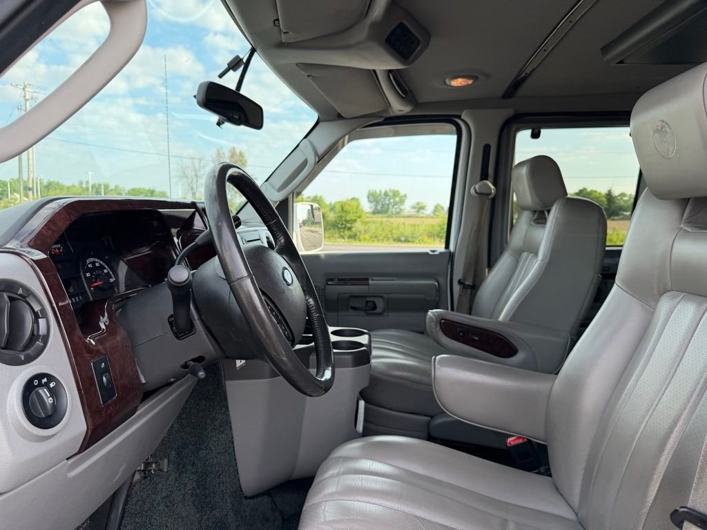 Used 2014  Ford RV image 10