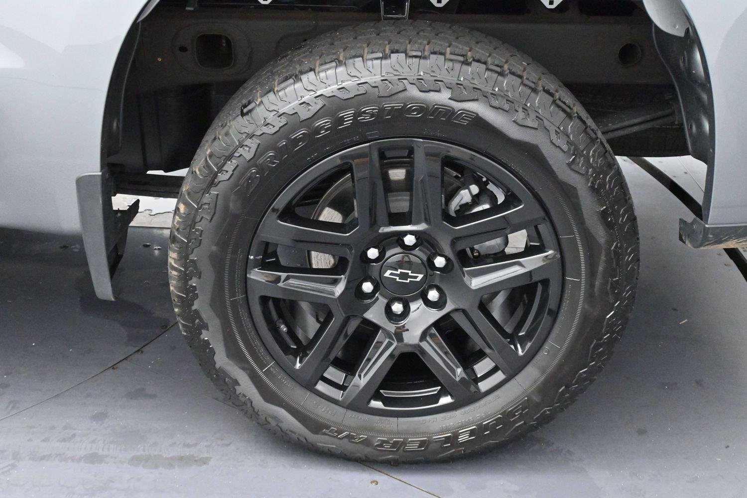 Used 2025 Sterling Gray Metallic Chevrolet Custom image 32