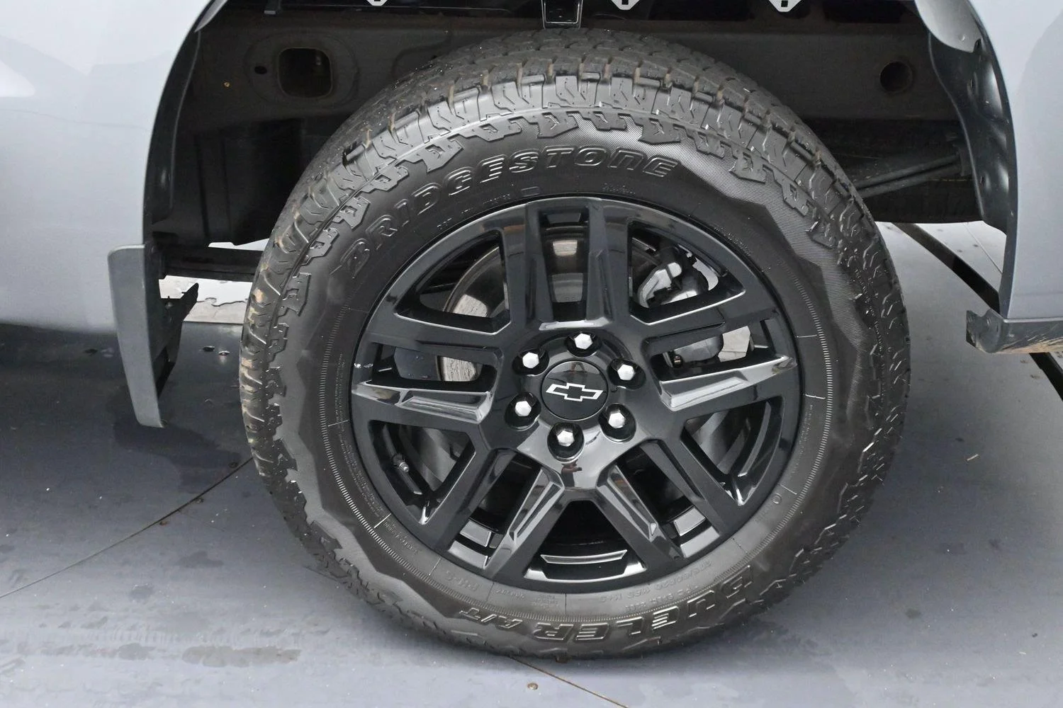 Used 2025 Sterling Gray Metallic Chevrolet Custom image 32