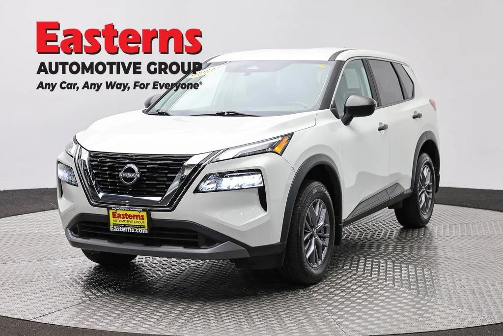 Used 2023 White Nissan S image 1