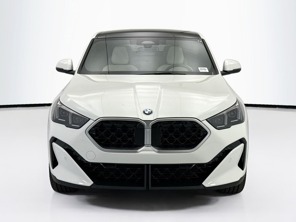 Used 2026 Alpine White BMW xDrive28i image 3