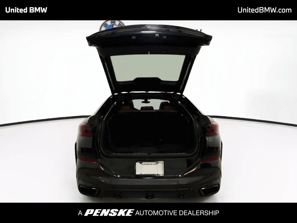 Used 2022 Black Sapphire Metallic BMW M50i image 21