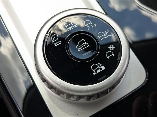 Used 2025 Graphite Gray Mitsubishi SEL image 28