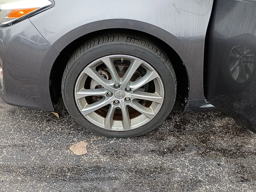 Used 2014 Magnetic Gray Metallic Toyota XLE image 10