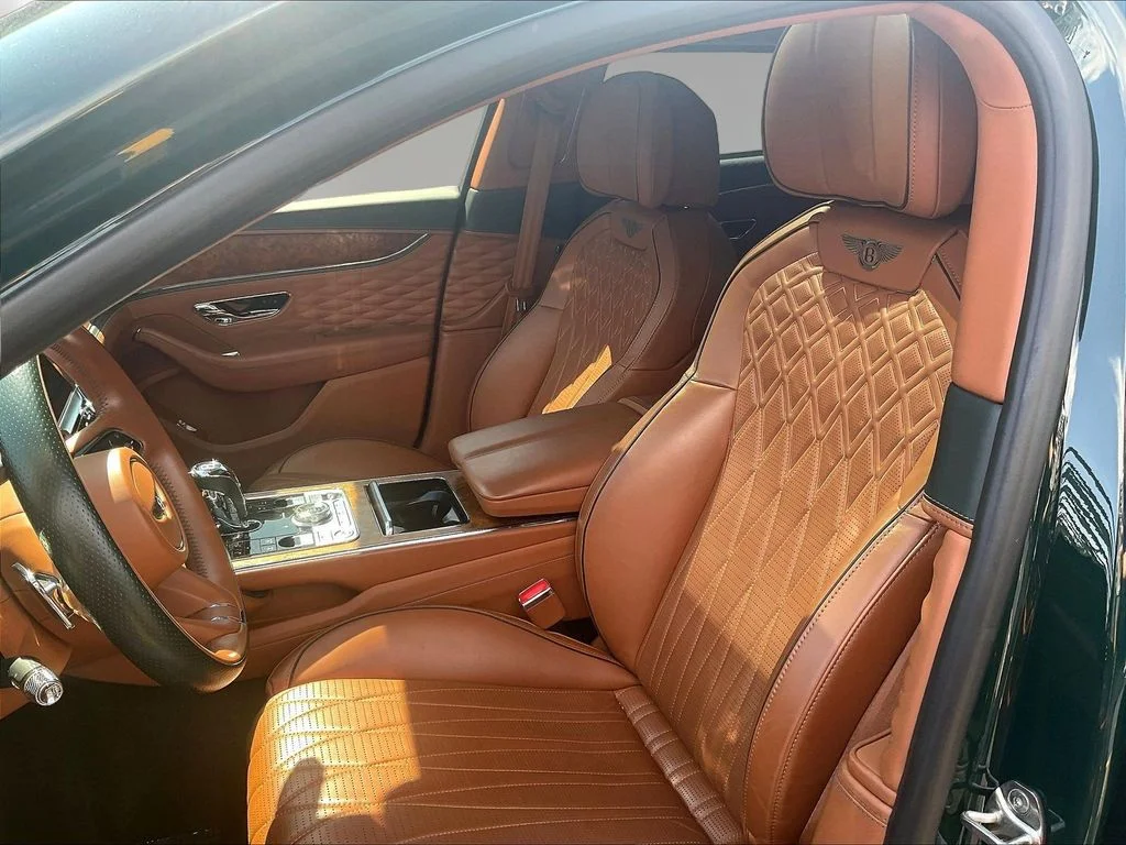 Used 2022 Viridian by Mulliner Bentley V8 image 21