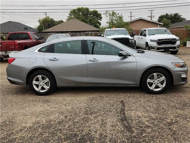 Used 2024 Gray Chevrolet 1LT image 4