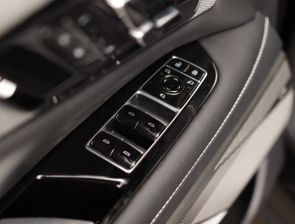 2026 Cadillac OPTIQ Sport - Photo 28