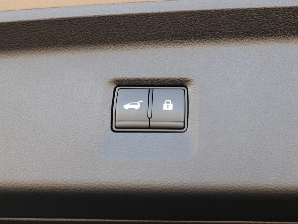Used 2025 Silver INFINITI Sensory image 38