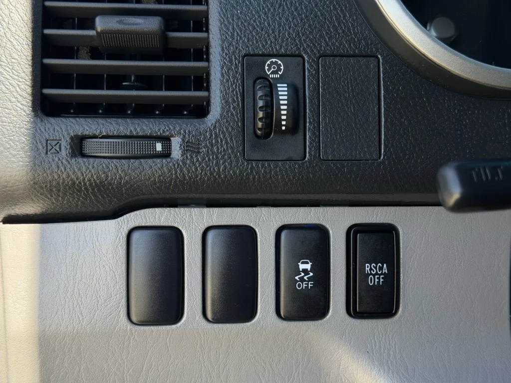 Used 2008 Silver Toyota SR5 image 22