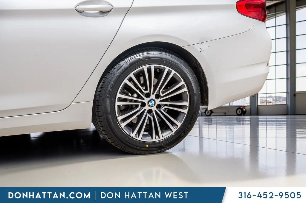 Used 2020 White BMW 530i image 39
