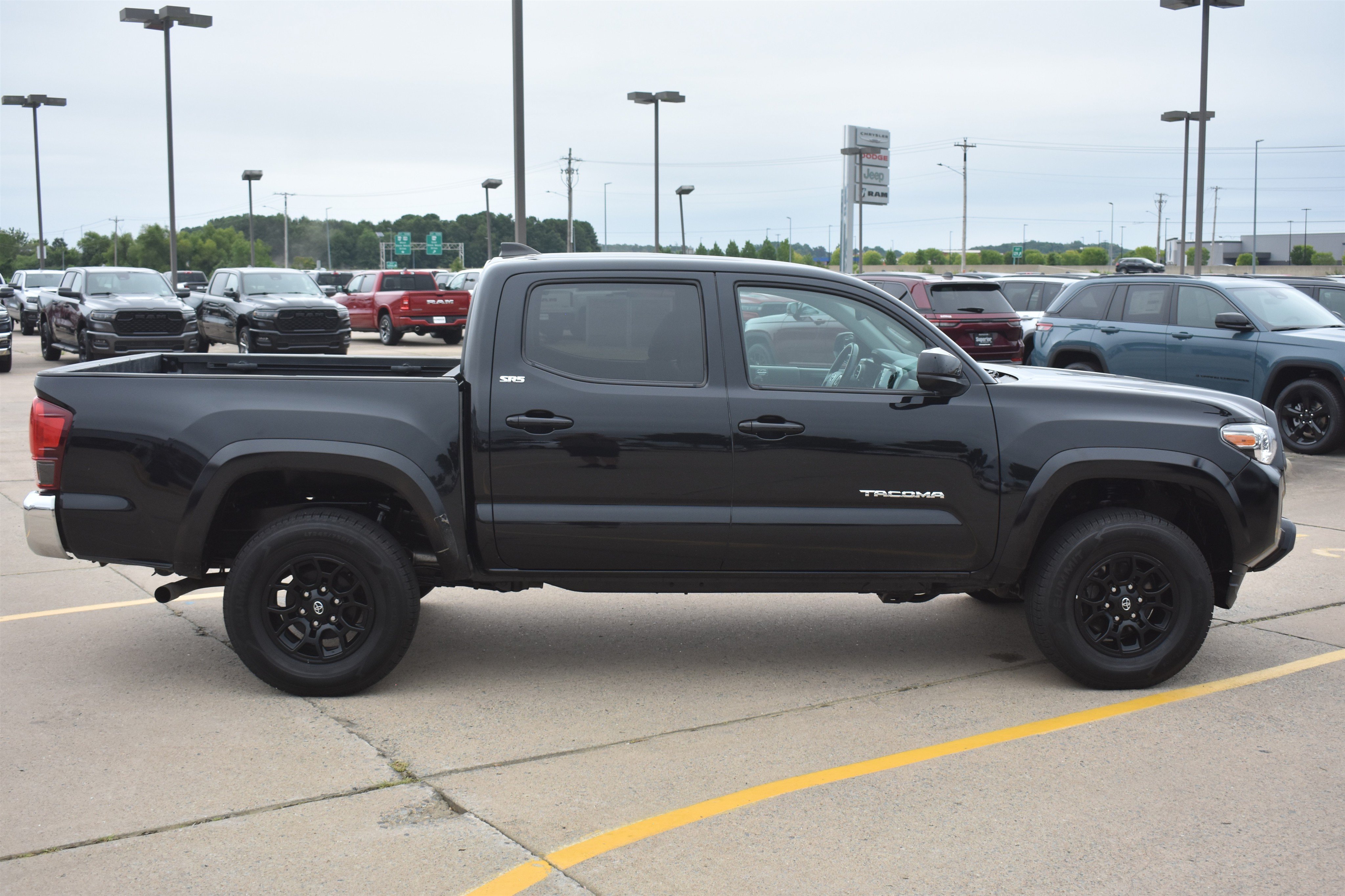 Used 2022 Black Toyota SR5 image 4