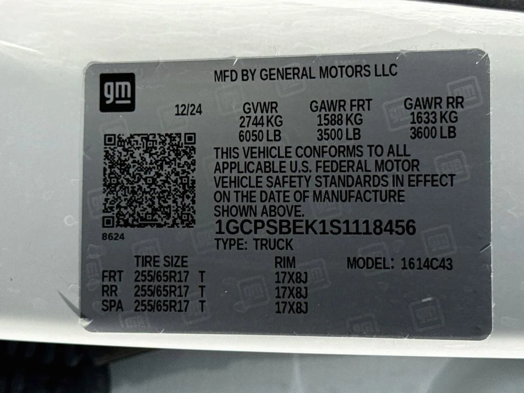 Used 2025 White Chevrolet Work Truck image 38