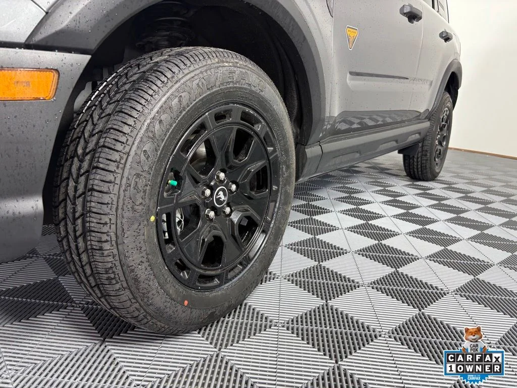 Used 2025 Gray Ford Badlands image 14