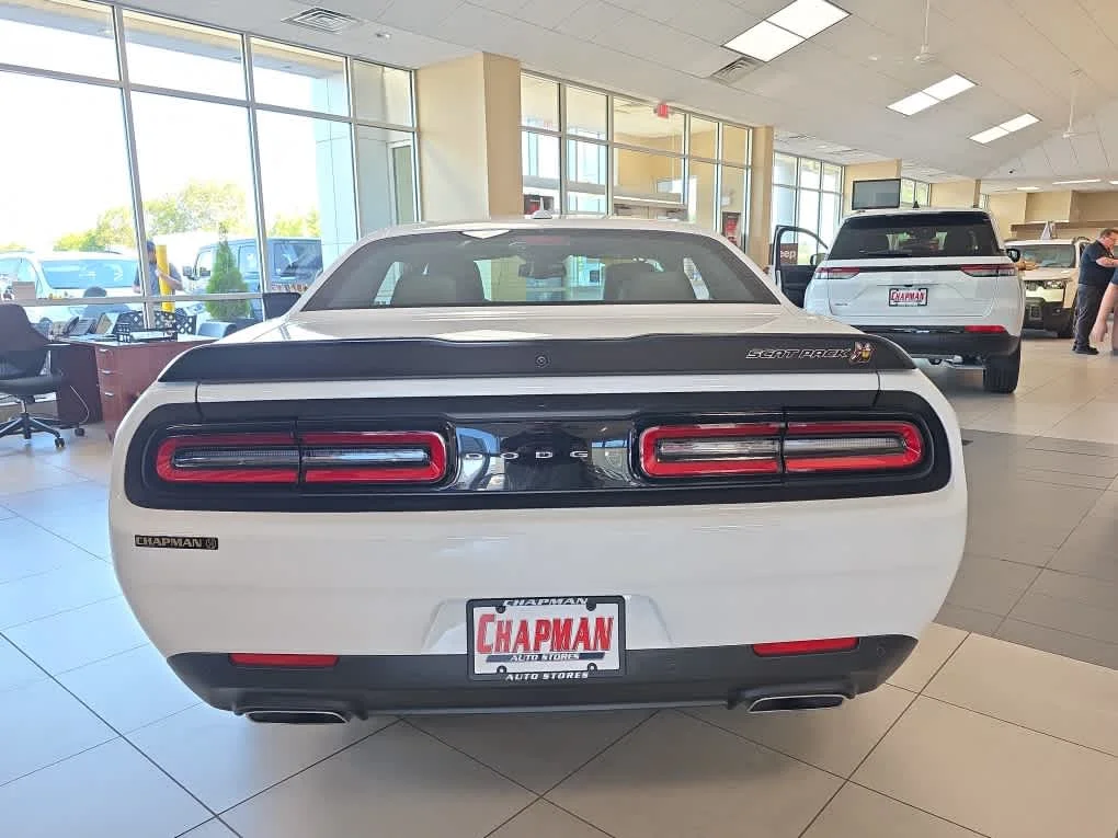 Used 2023 White Knuckle Clearcoat Dodge R/T Scat Pack image 5