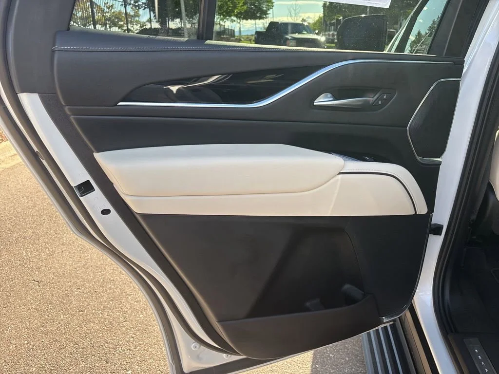Certified Used 2023 Crystal White Tricoat Cadillac Sport image 15