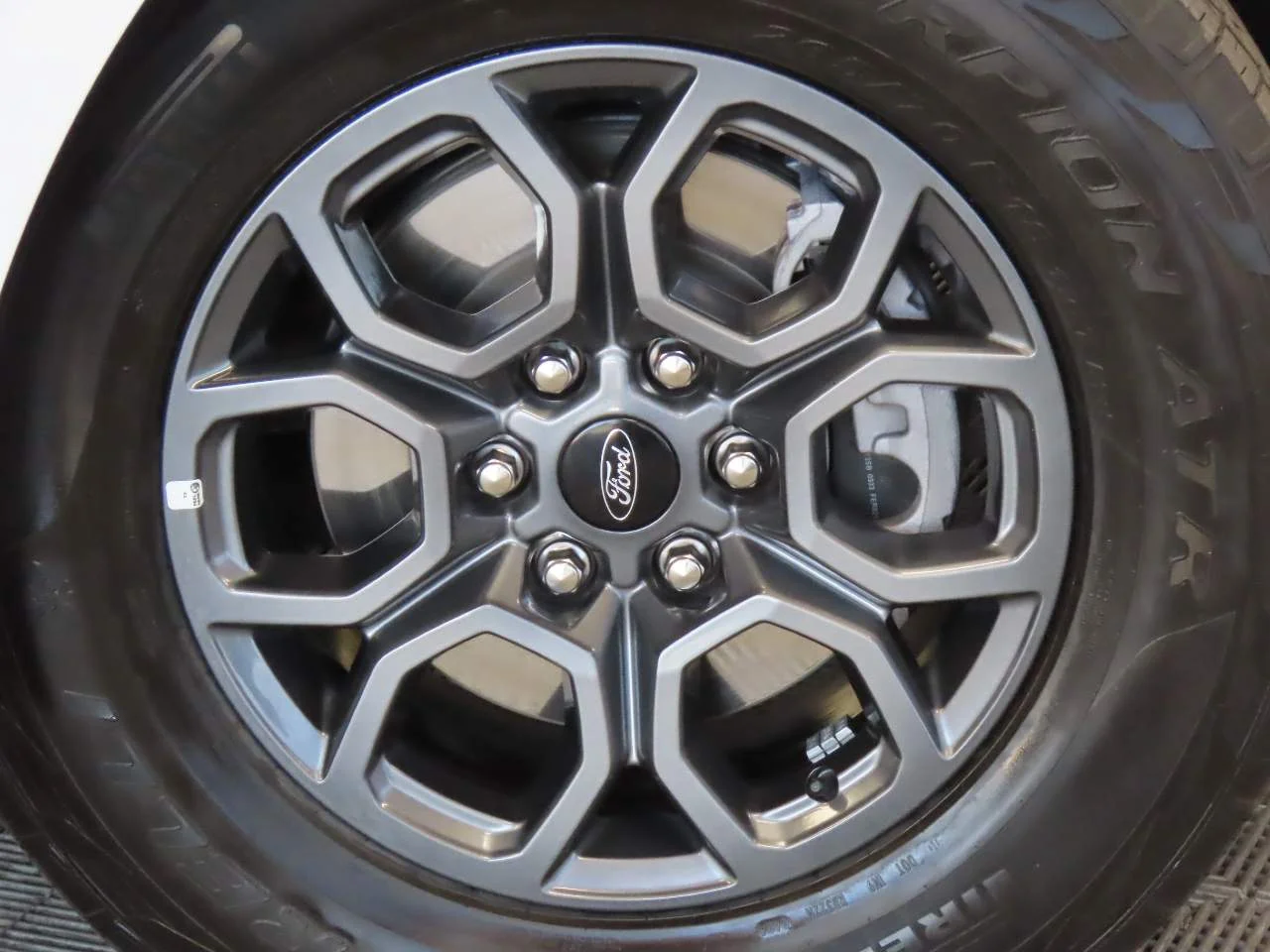 Used 2025 Oxford White Ford Active image 7