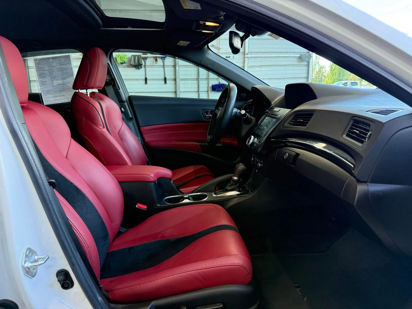 Used 2022 White Acura Premium and A-SPEC Packages image 10