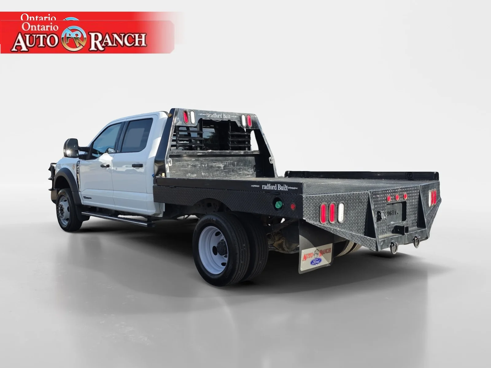 Used 2024 Oxford White Ford XLT image 3
