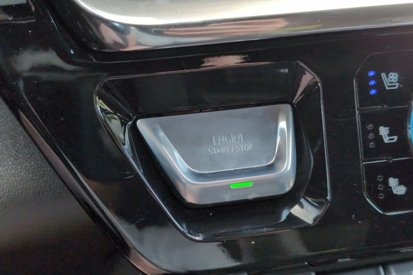 New 2026 Summit White GMC Denali image 22