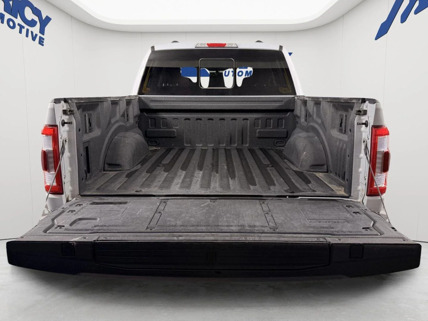 Used 2022 Space White Ford LARIAT image 5
