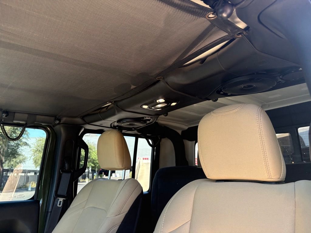 Used 2023 Green Jeep Sport S image 9