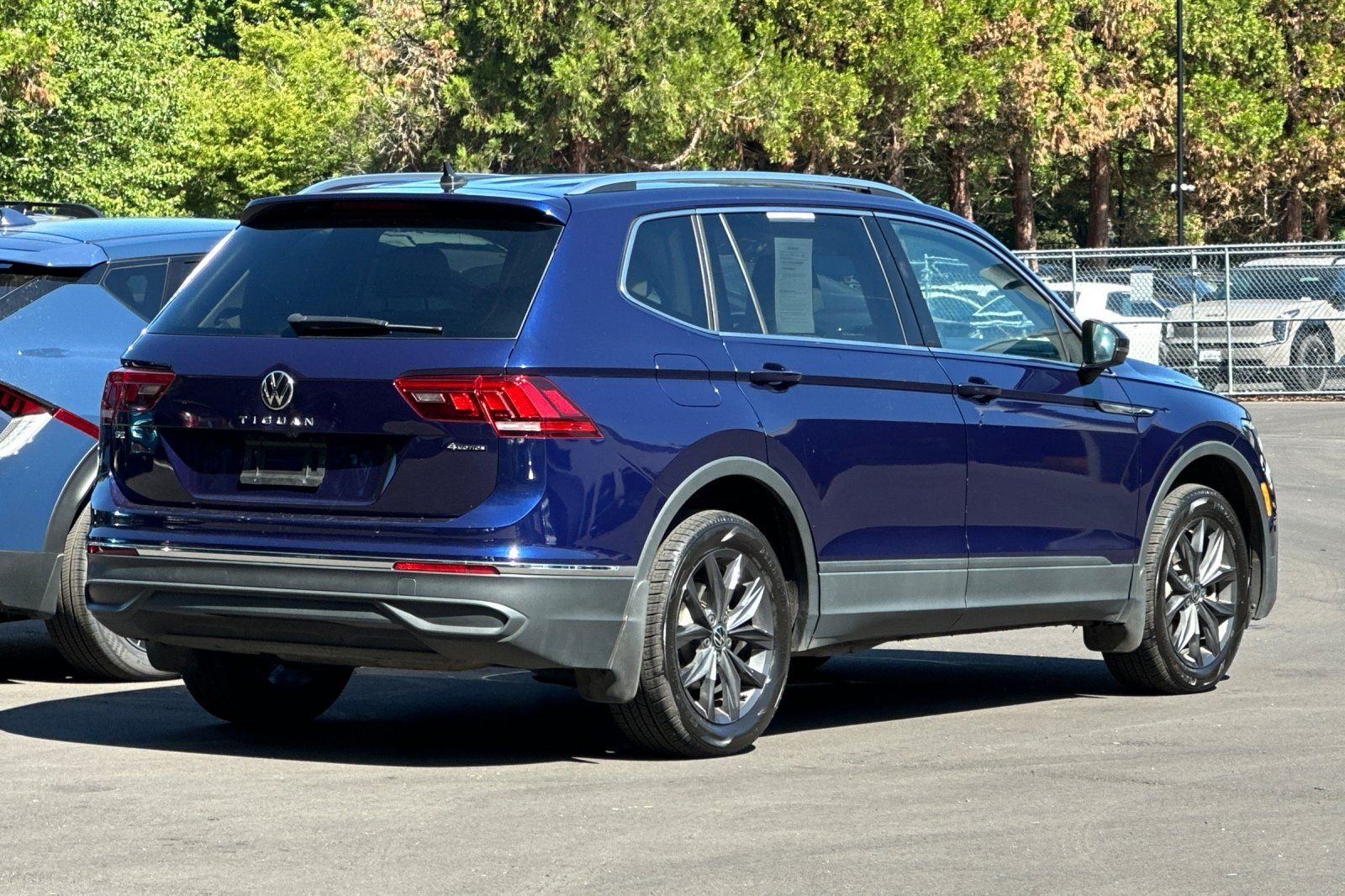 Used 2023 Blue Volkswagen 2.0T SE image 4