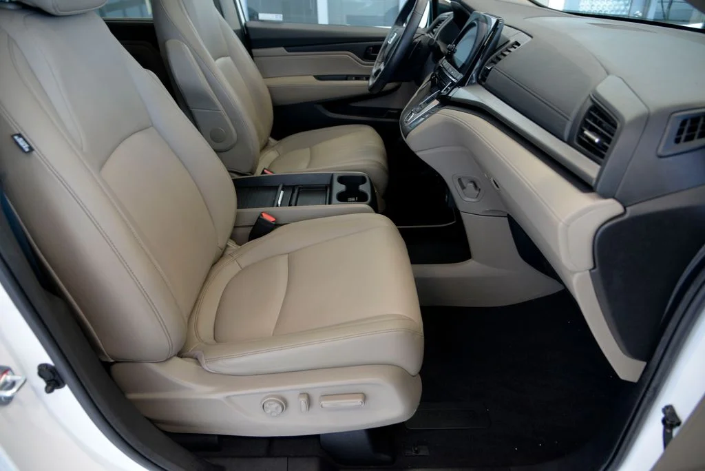 Used 2023 White Honda EX-L image 32