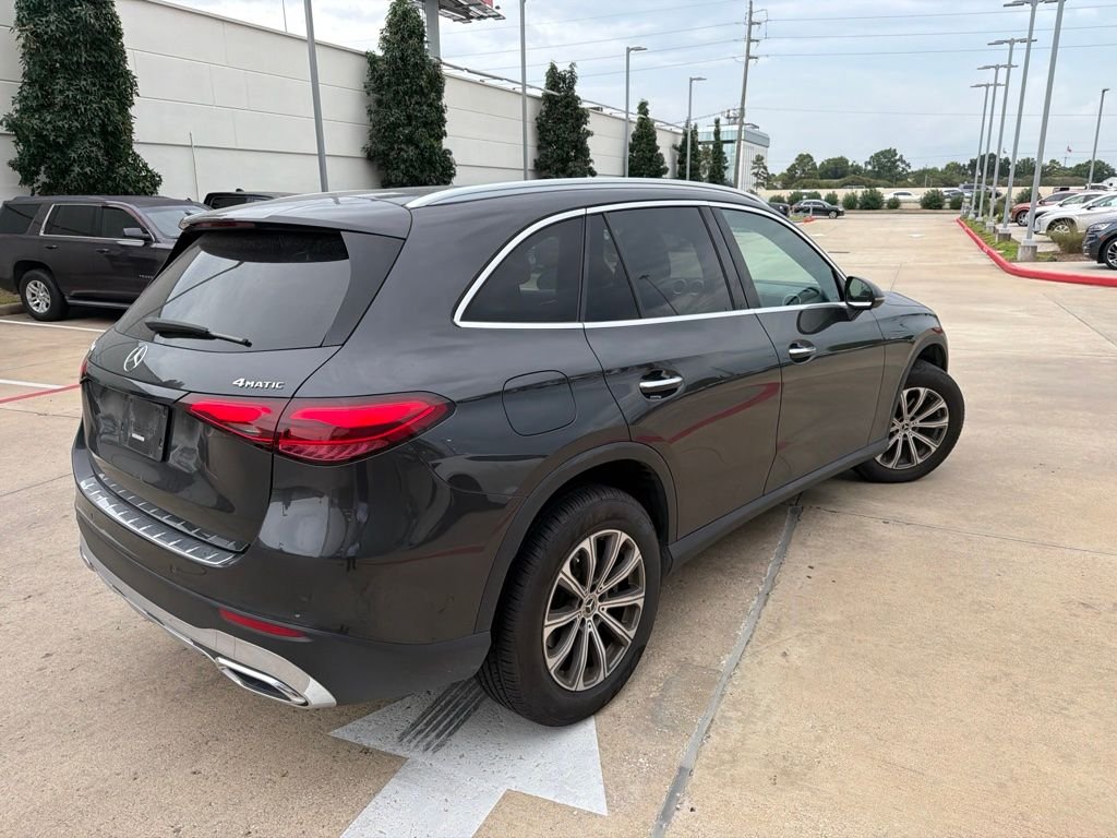Used 2024  Mercedes-Benz GLC 300 image 3
